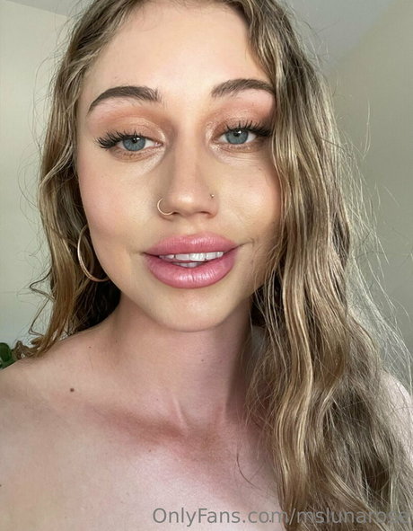 Mslunarose xxx model gallery