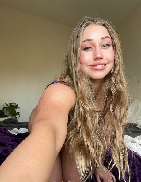 ebony smoking onlyfans free porn picture