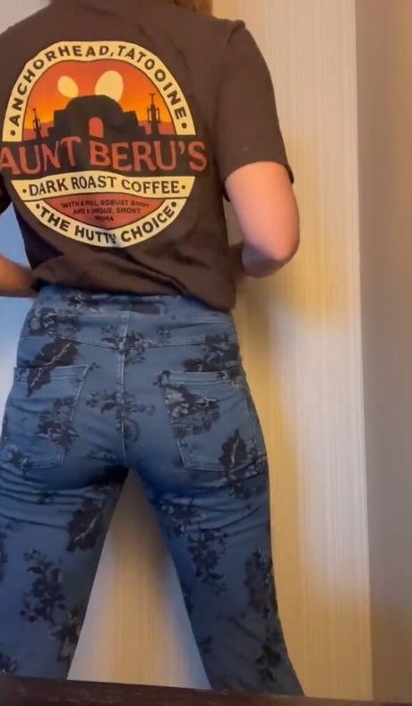 Ashley Victoria Robinson star top picture