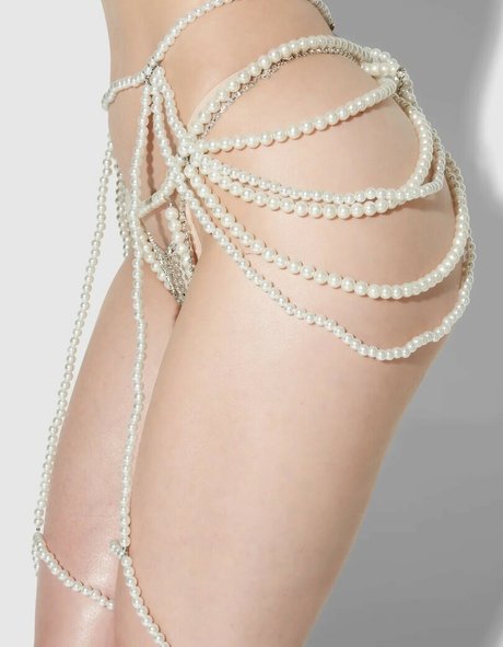 Miss Mosh pornographic actress photo