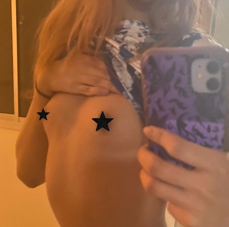 shylidia model hot pic