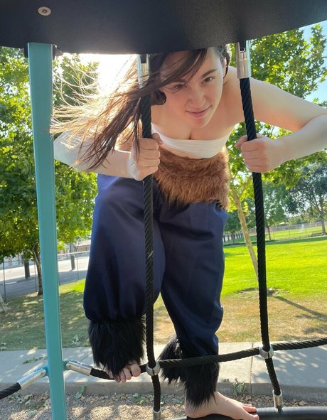 lillylovespenisland model hot pic