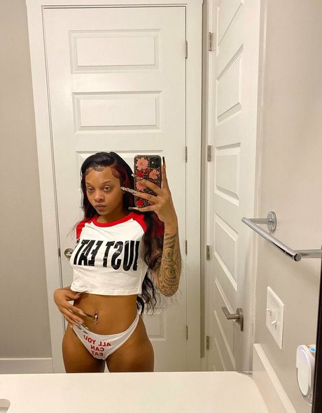 KashOfficials pornographic actress photos