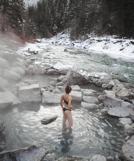 Karen Fukuhara top model picture