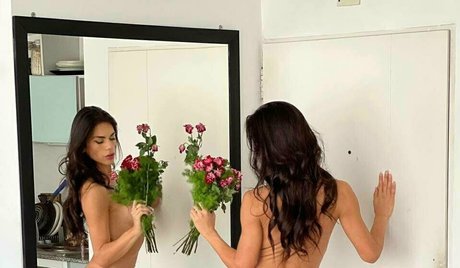 aly ts model sexy pic