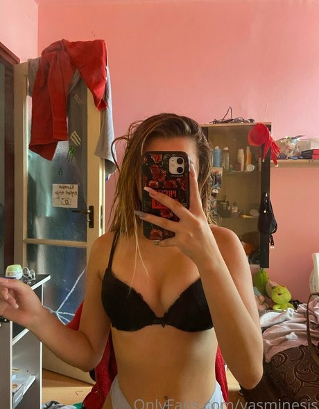 YasMineSis high quality actress photo