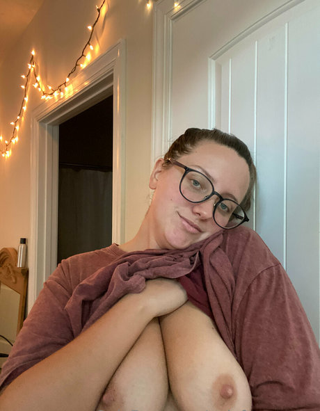 onlyfromsaraa sex actress pictures