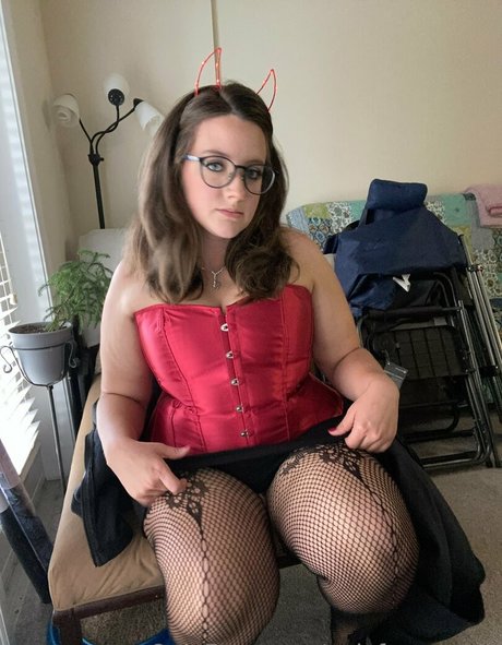 onlyfromsaraa star hd pics