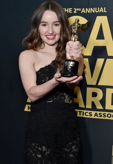 Kaitlyn Dever sex model photo