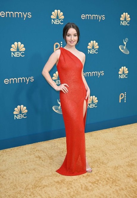 Kaitlyn Dever Profile pic