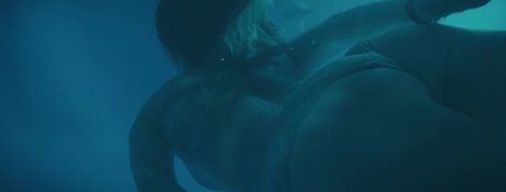 Kaitlyn Dever model pornographic images