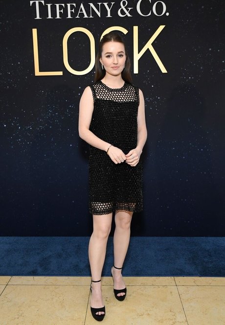 Kaitlyn Dever nice model image