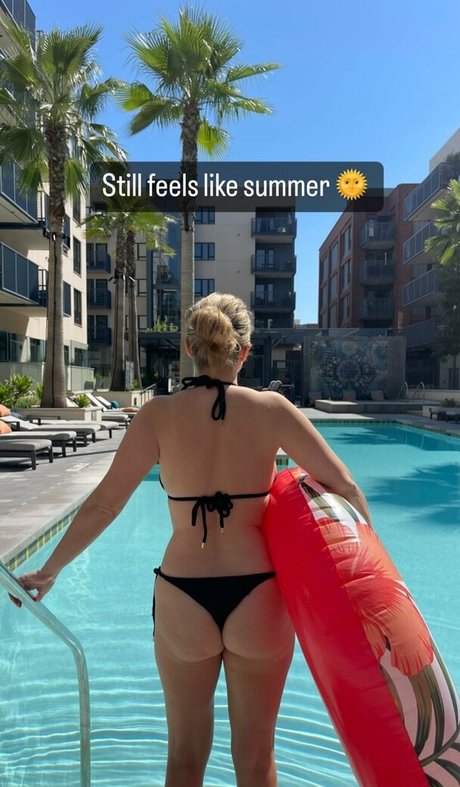 Sarah Cruddas model high quality gallery