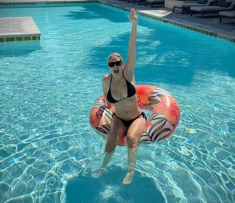 Sarah Cruddas high quality actress galleries