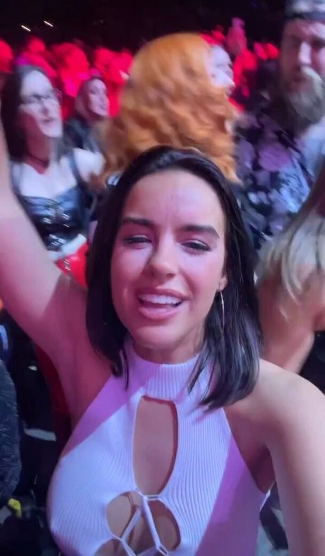 busty milf onlyfans free naked pic