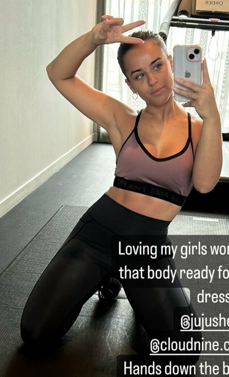 brunette teacher onlyfans nudes archive