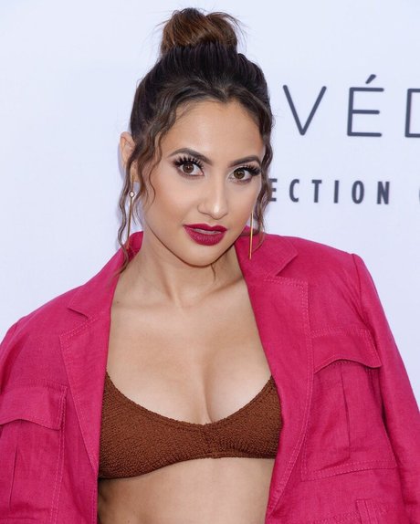 Francia Raisa top star picture