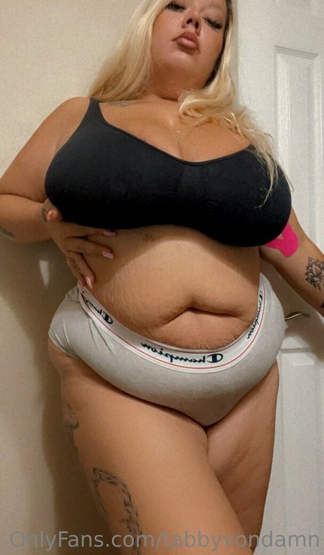 TabbyVonDAMN star pretty photos