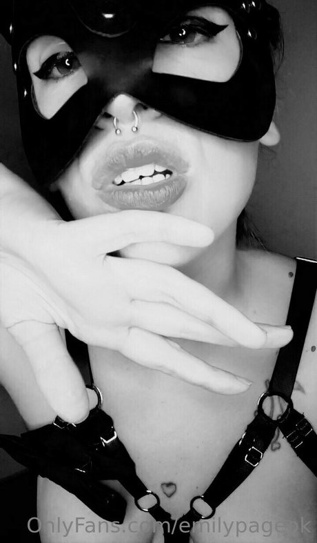 emilypageok pornstar exclusive galleries