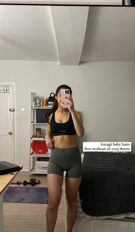 Karagii model hot pic