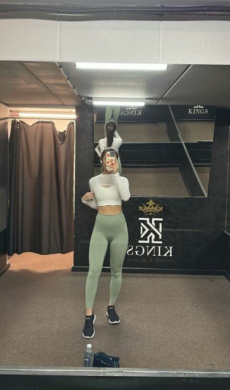 Karagii free pornstar pictures