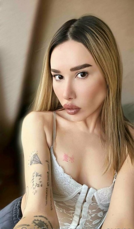 kira evans top star pic