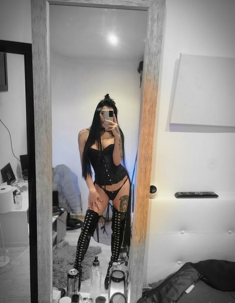 badbunnyhot1 model perfect pic