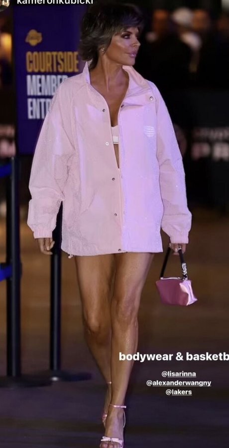 Lisa Rinna model hot photo