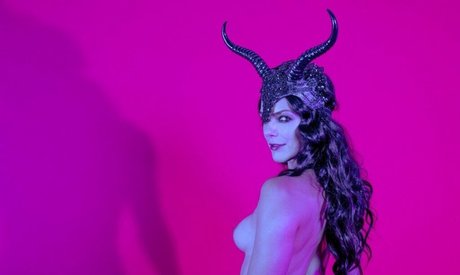 Adrianne Marie Curry sexy actress photo