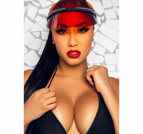 Leila Grey model nudes pics