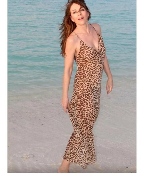 Elizabeth Hurley nice actress photo