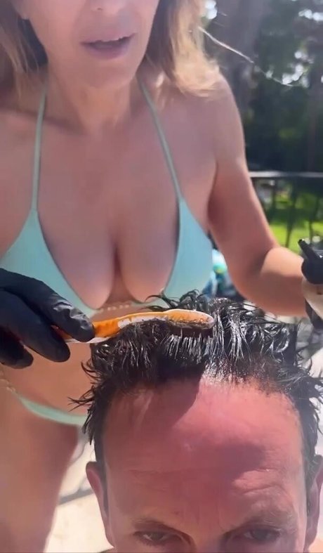 Elizabeth Hurley top actress picture