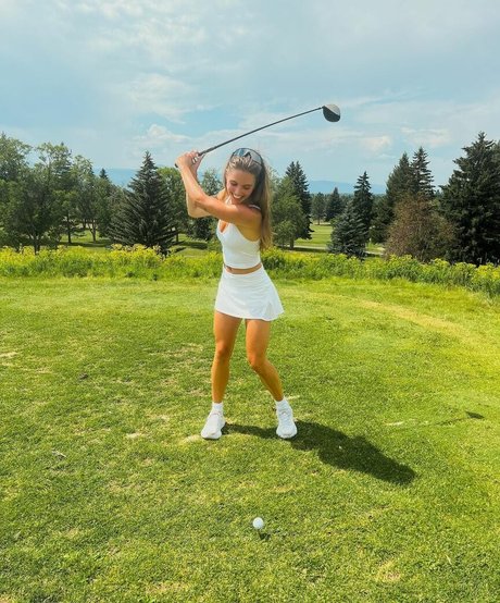 Sylvia Snyders nudes star gallery