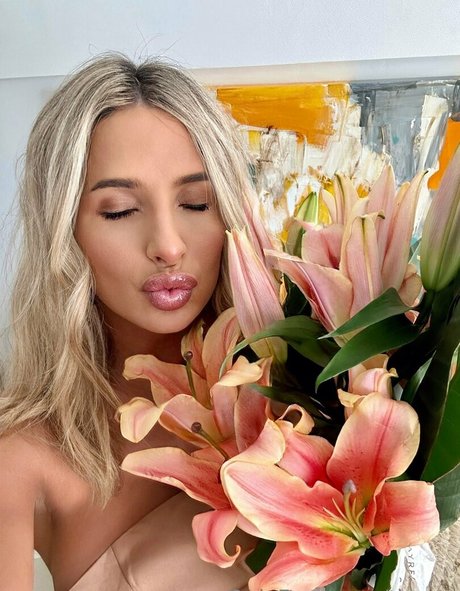 tina ts pornstar erotic archive