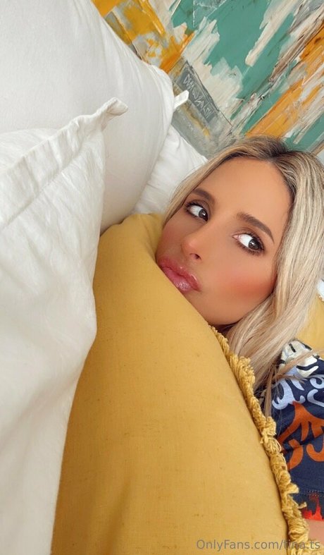 tina ts pornstar top photo