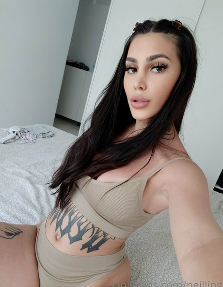 kiarabennet star adult image