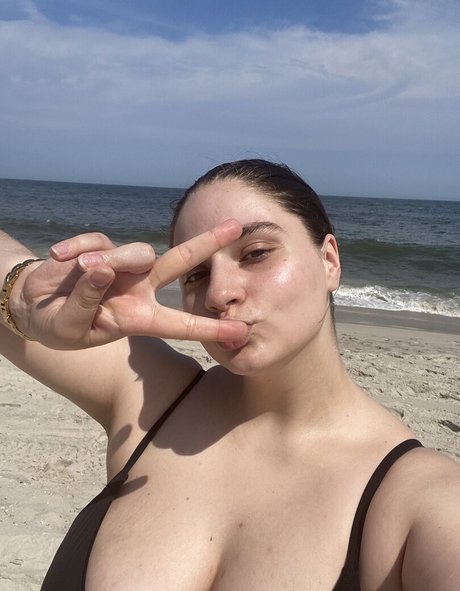 Elisabeth Marchini naked model pics