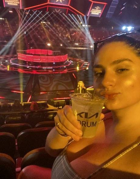 Elisabeth Marchini erotic actress img