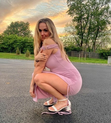 Gabby J David star nudes image