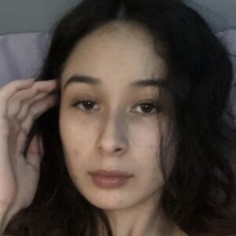 freakshow model hot photos