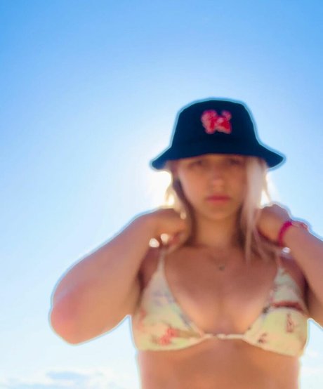 ellenvy free model image