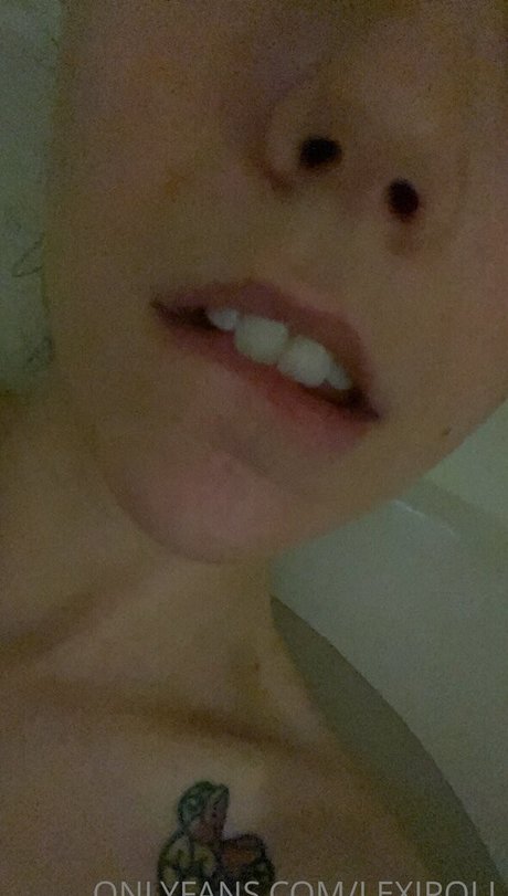 Lexi Poll ASMR pretty star photo