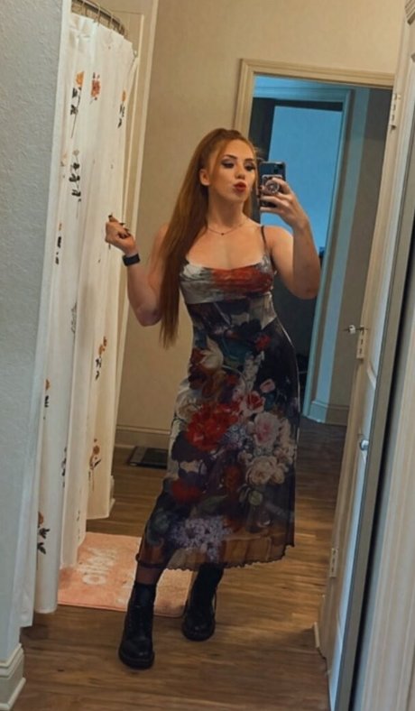 Isla Dawn sexy actress archive