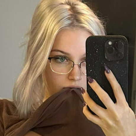 AlicexMaia model perfect pic