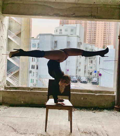 Racharmstrong pretty pornstar photo