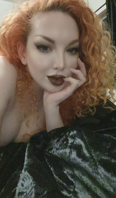 ashlewddaefree star hot photos