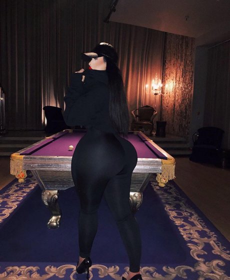 sxmonne perfect model photo