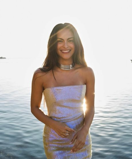 Camila Mendes sex model photos