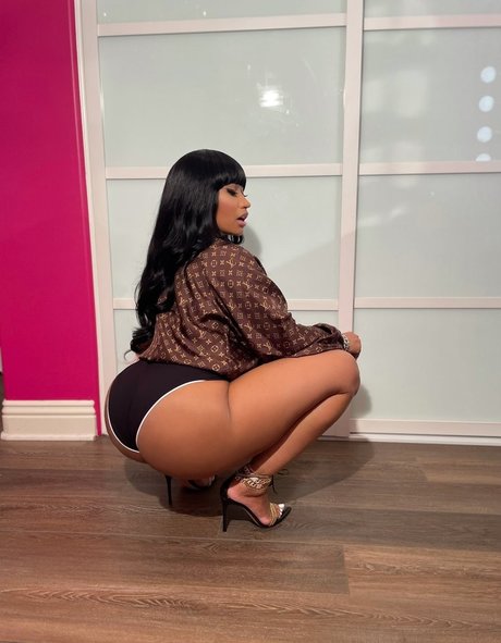 Nicki Minaj beautiful star gallery