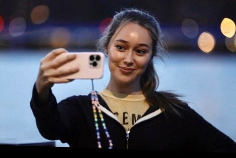 Alycia Debnam Carey exclusive model images